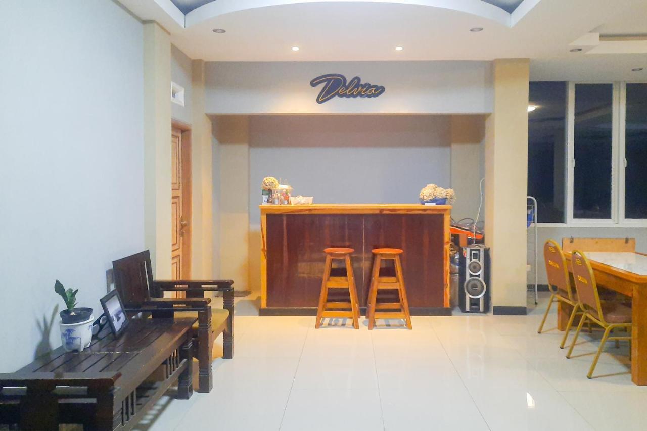 Delvia Bromo Homestay Mitra Reddoorz Pasuruan Buitenkant foto